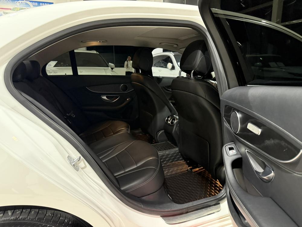 Mercedes-Benz Mercedes-Benz C-Class