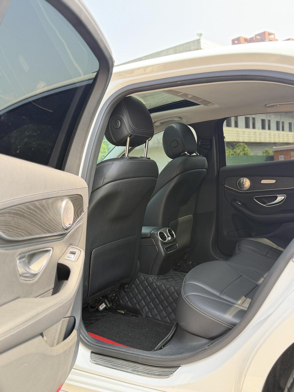 Mercedes-Benz Mercedes-Benz C-Class