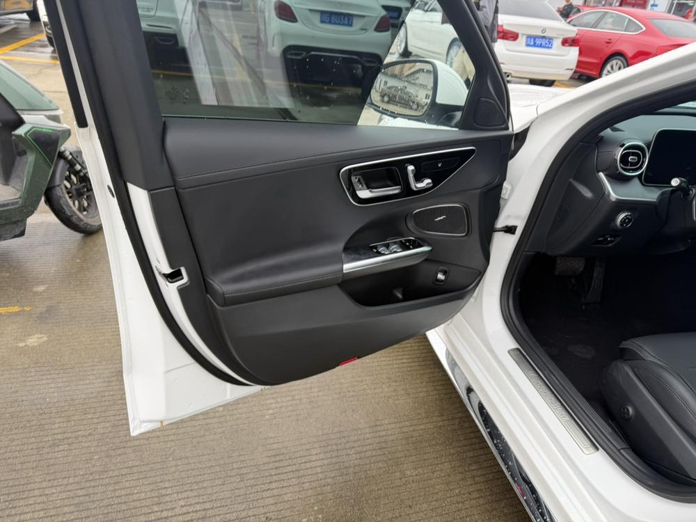 Mercedes-Benz Mercedes-Benz C-Class