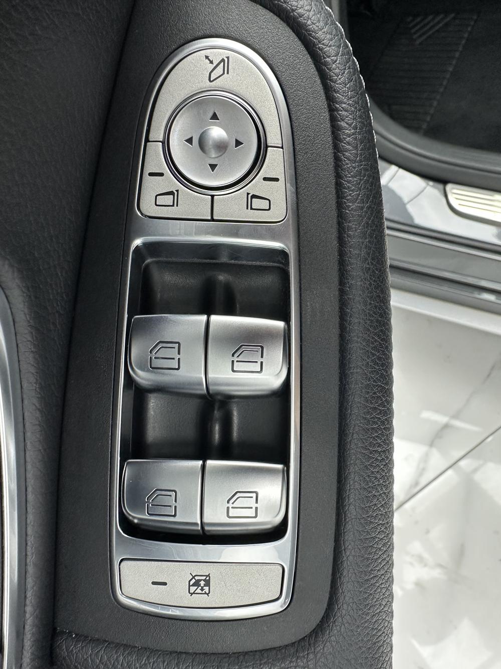 Mercedes-Benz Mercedes-Benz C-Class