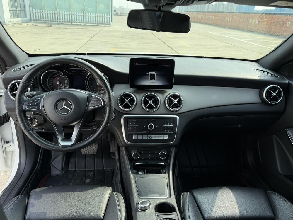 Mercedes-Benz Mercedes-Benz CLA (Import)