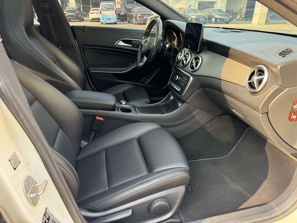 Mercedes-Benz Mercedes-Benz CLA (Import)