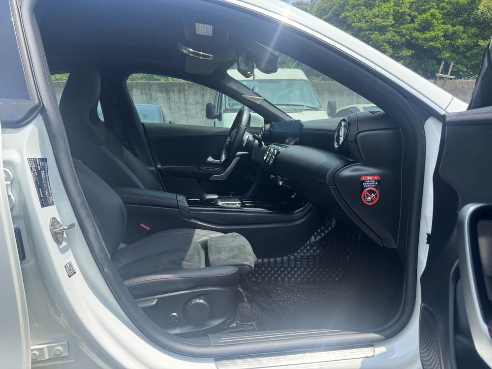 Mercedes-Benz Mercedes-Benz CLA (Import)