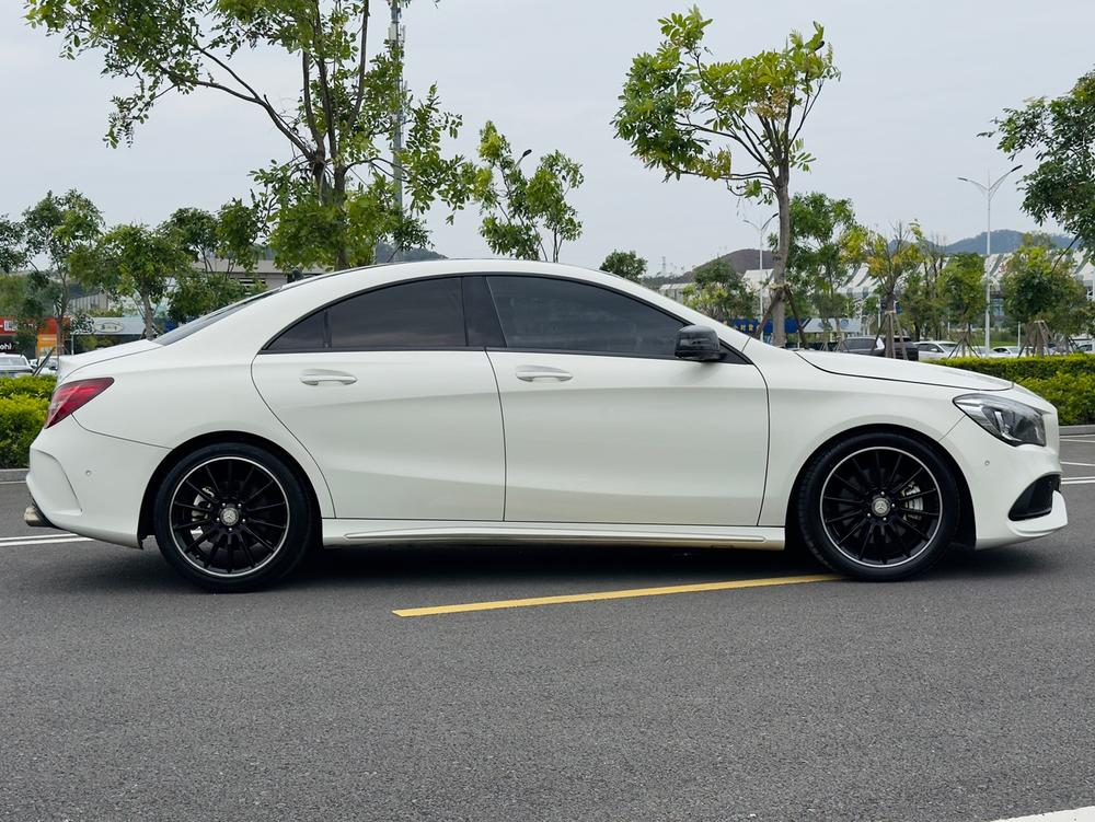 Mercedes-Benz Mercedes-Benz CLA (Import)