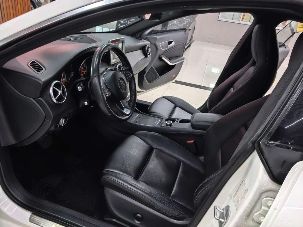 Mercedes-Benz Mercedes-Benz CLA (Import)