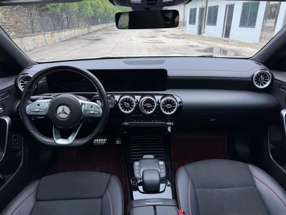 Mercedes-Benz Mercedes-Benz CLA (Import)