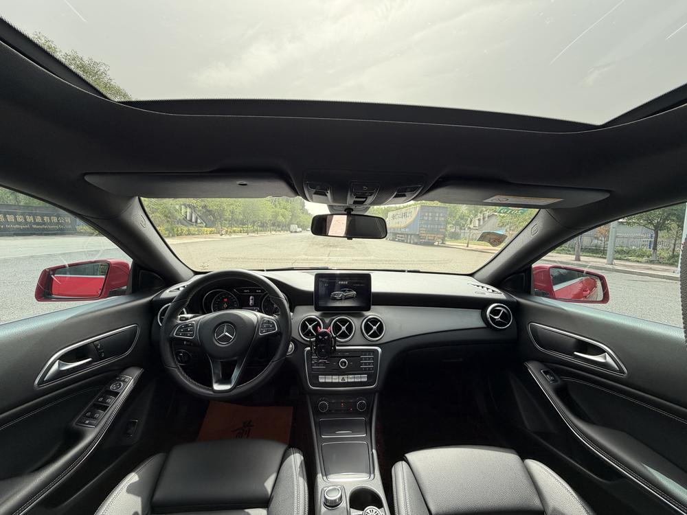 Mercedes-Benz Mercedes-Benz CLA (Import)