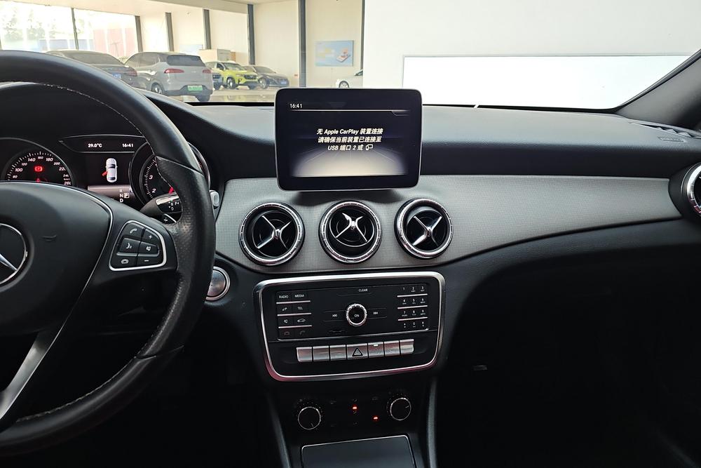 Mercedes-Benz Mercedes-Benz CLA (Import)