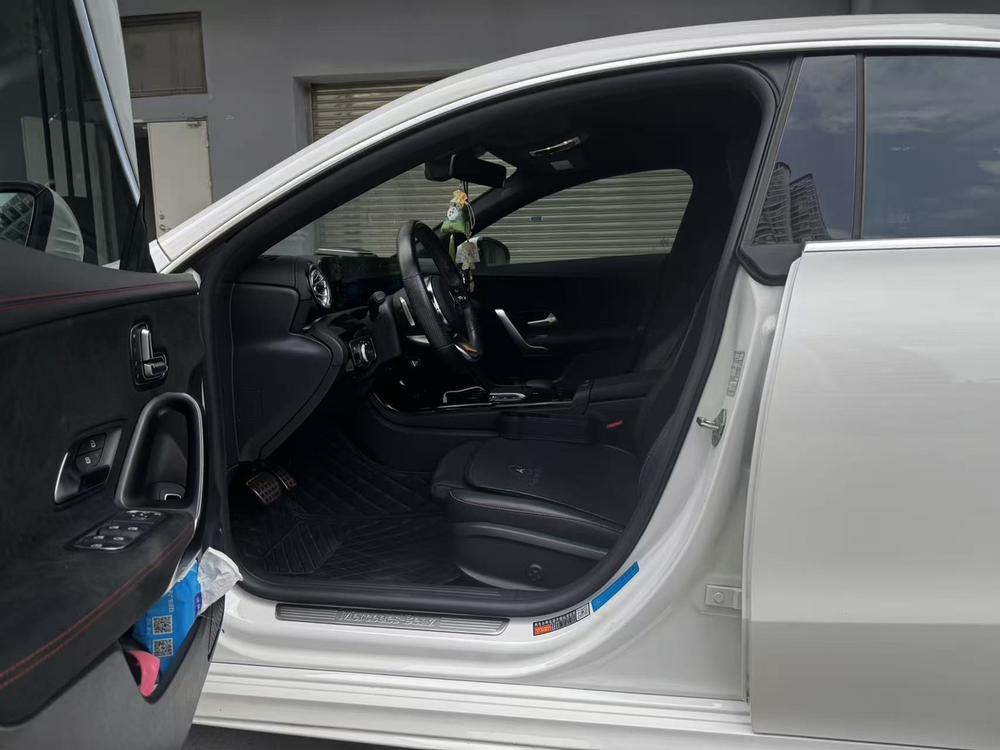 Mercedes-Benz Mercedes-Benz CLA (Import)