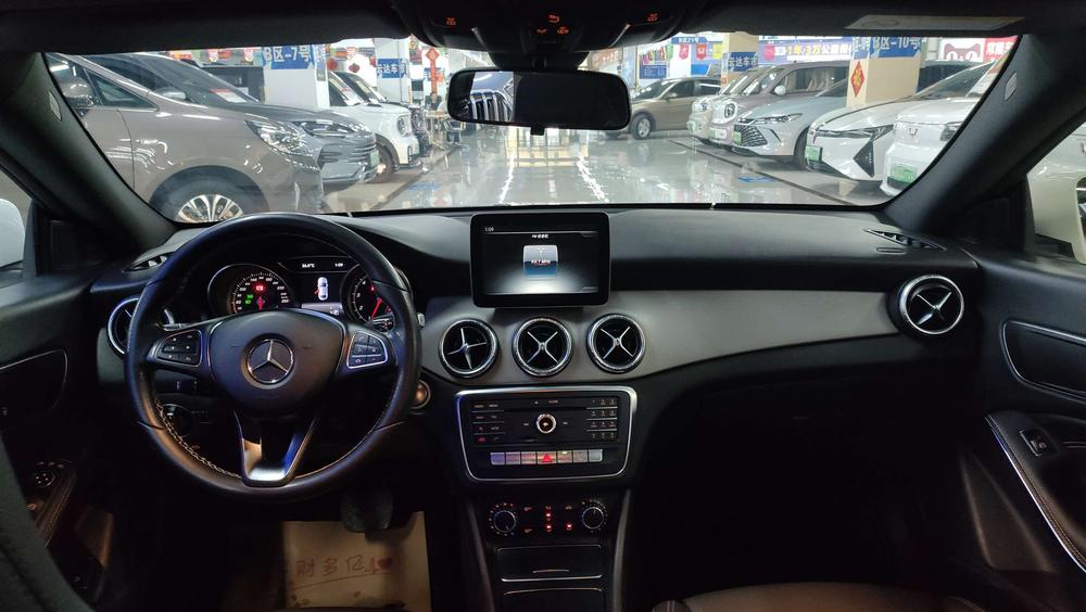 Mercedes-Benz Mercedes-Benz CLA (Import)