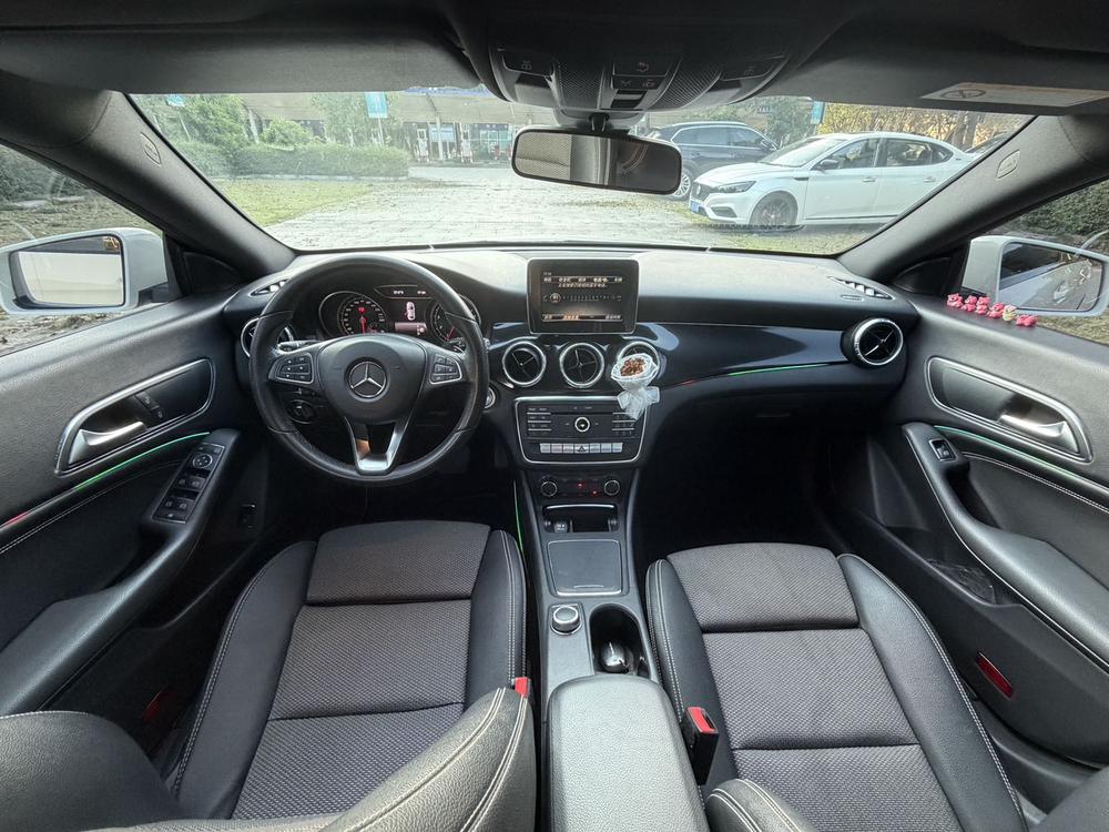 Mercedes-Benz Mercedes-Benz CLA (Import)
