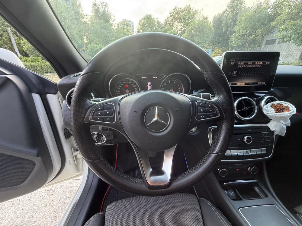 Mercedes-Benz Mercedes-Benz CLA (Import)