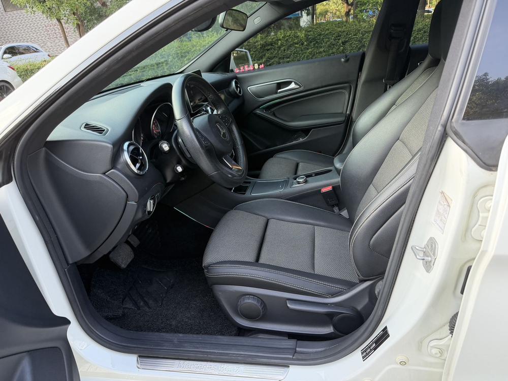 Mercedes-Benz Mercedes-Benz CLA (Import)