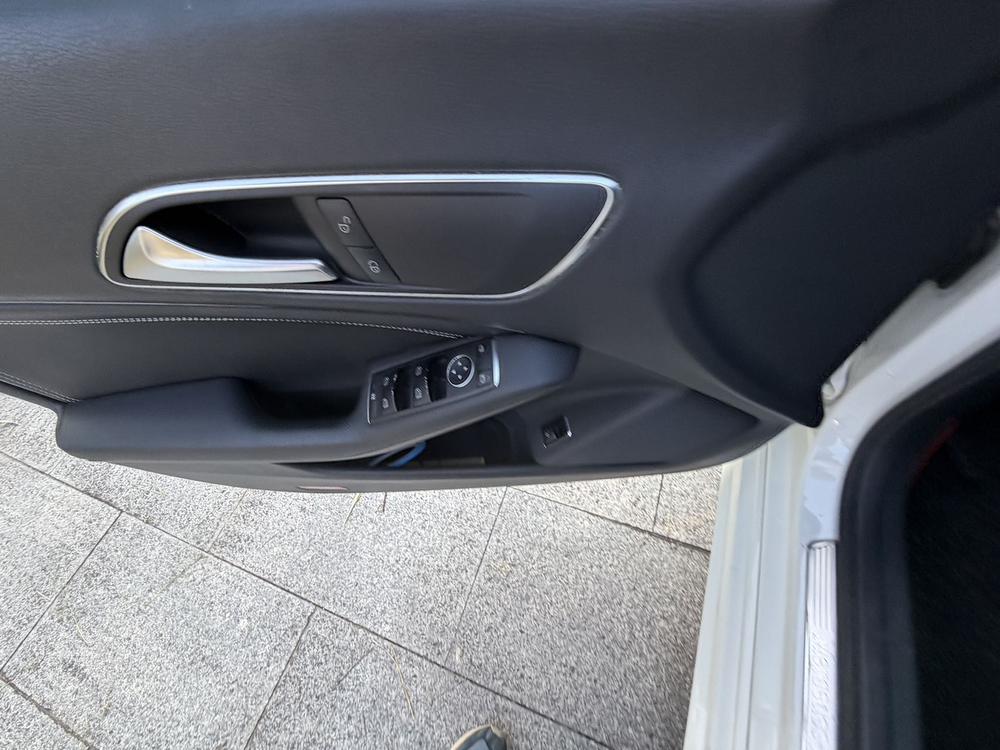 Mercedes-Benz Mercedes-Benz CLA (Import)