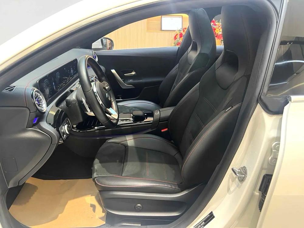 Mercedes-Benz Mercedes-Benz CLA (Import)