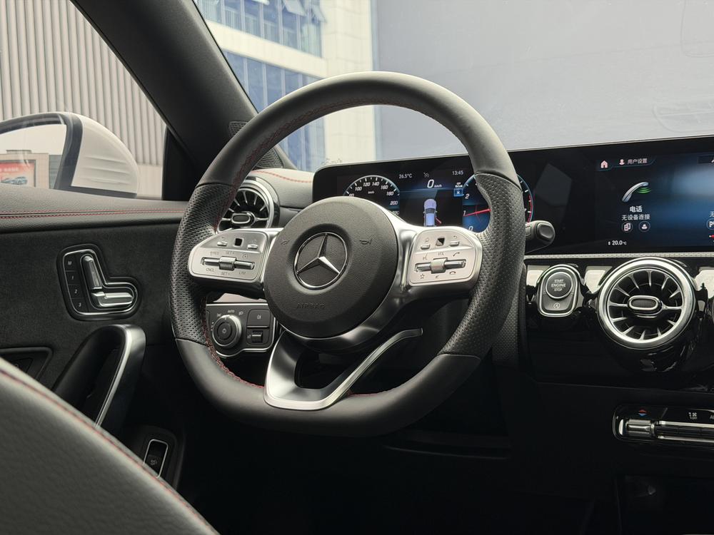 Mercedes-Benz Mercedes-Benz CLA (Import)