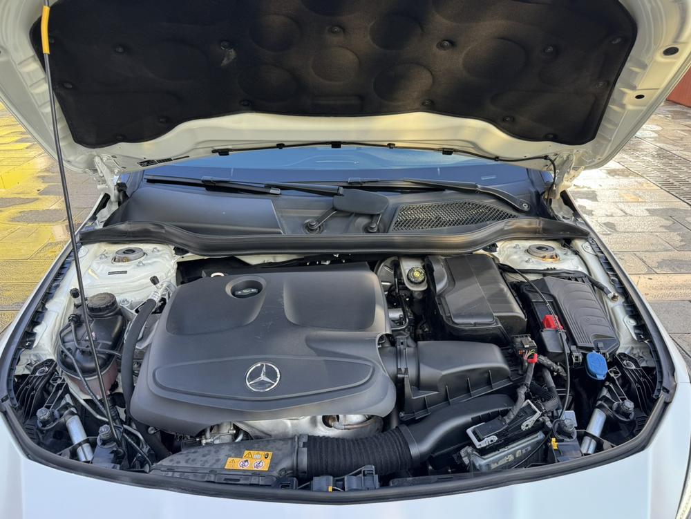 Mercedes-Benz Mercedes-Benz CLA (Import)