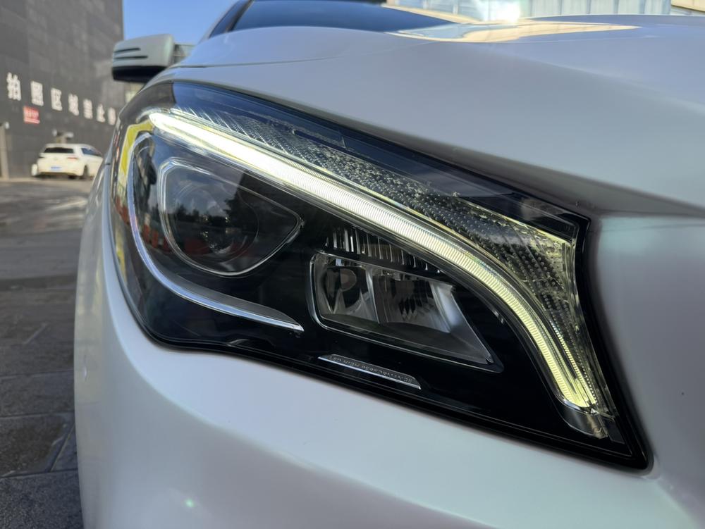 Mercedes-Benz Mercedes-Benz CLA (Import)