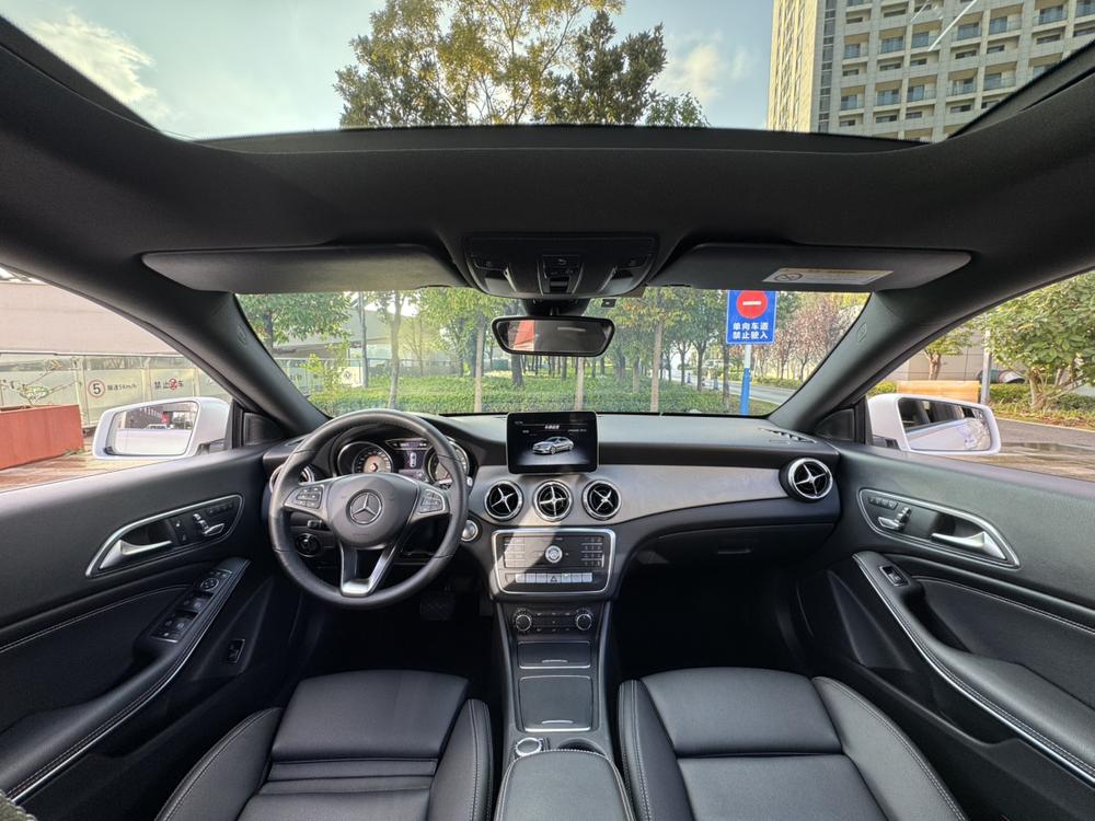 Mercedes-Benz Mercedes-Benz CLA (Import)