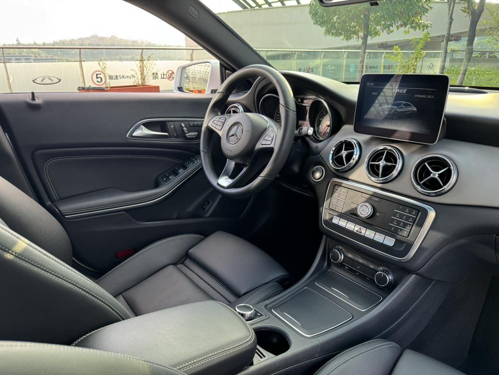 Mercedes-Benz Mercedes-Benz CLA (Import)