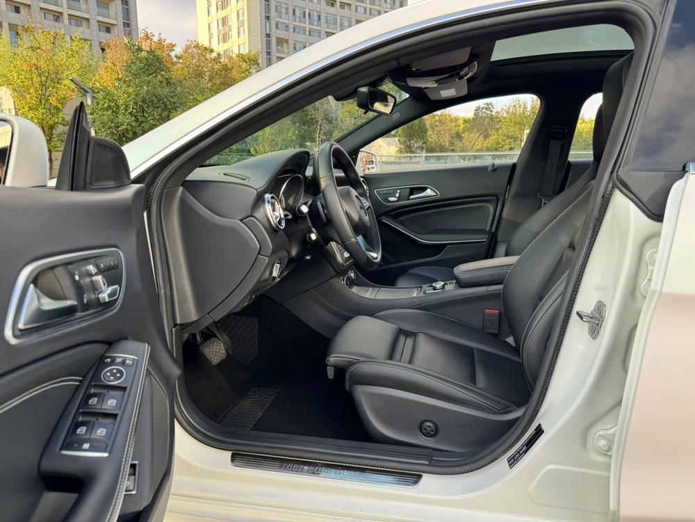 Mercedes-Benz Mercedes-Benz CLA (Import)