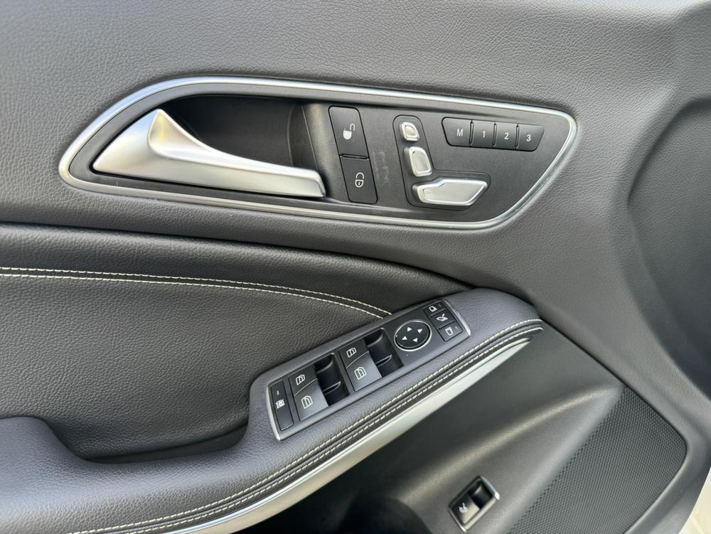 Mercedes-Benz Mercedes-Benz CLA (Import)