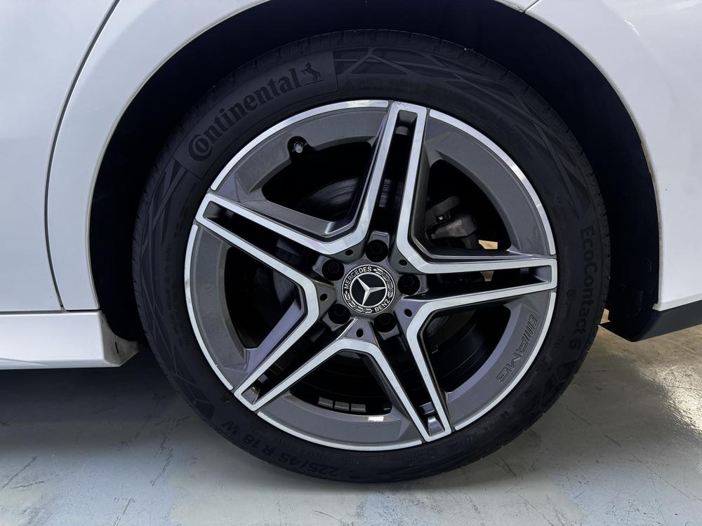 Mercedes-Benz Mercedes-Benz CLA (Import)