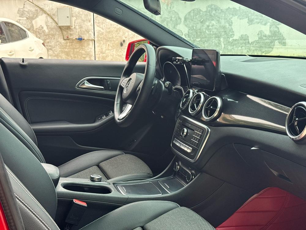 Mercedes-Benz Mercedes-Benz CLA (Import)