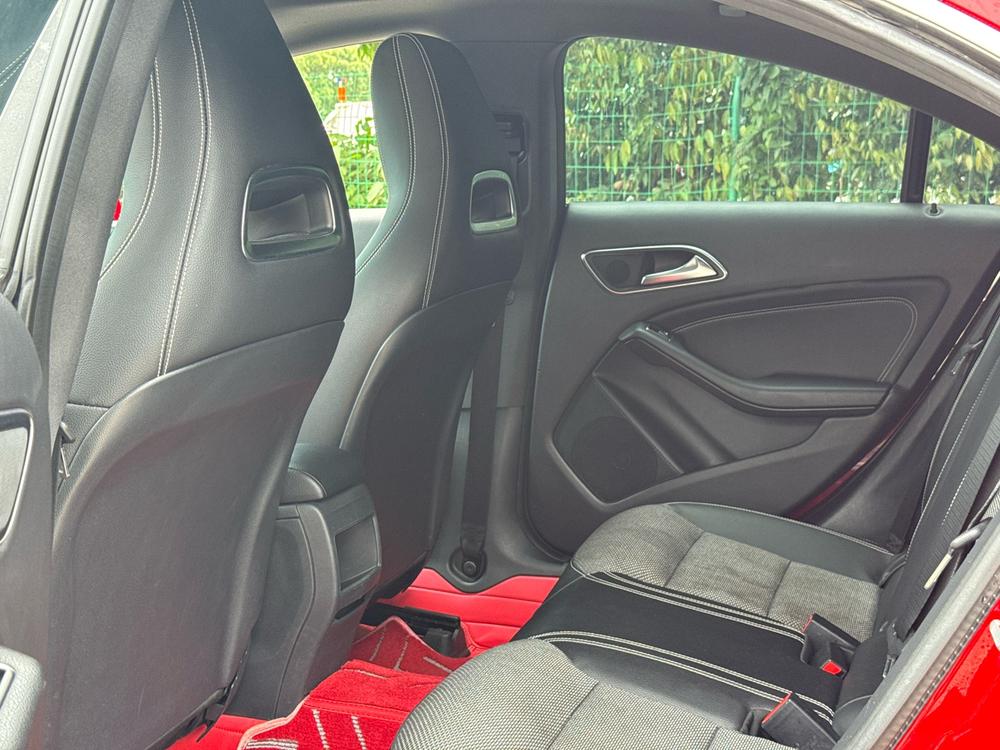 Mercedes-Benz Mercedes-Benz CLA (Import)