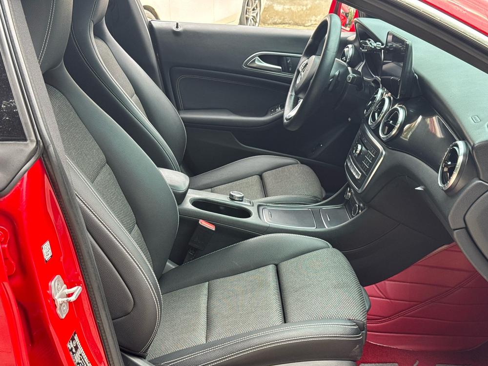 Mercedes-Benz Mercedes-Benz CLA (Import)