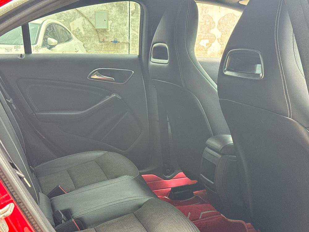 Mercedes-Benz Mercedes-Benz CLA (Import)