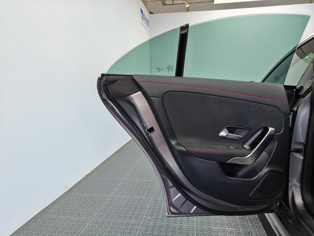 Mercedes-Benz Mercedes-Benz CLA (Import)
