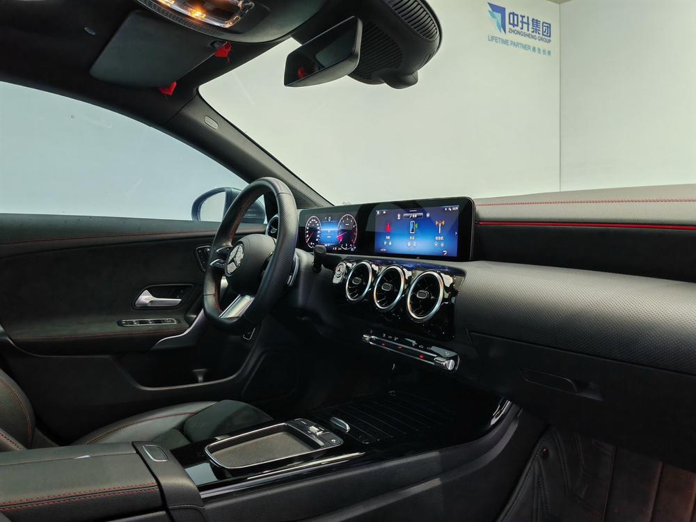 Mercedes-Benz Mercedes-Benz CLA (Import)