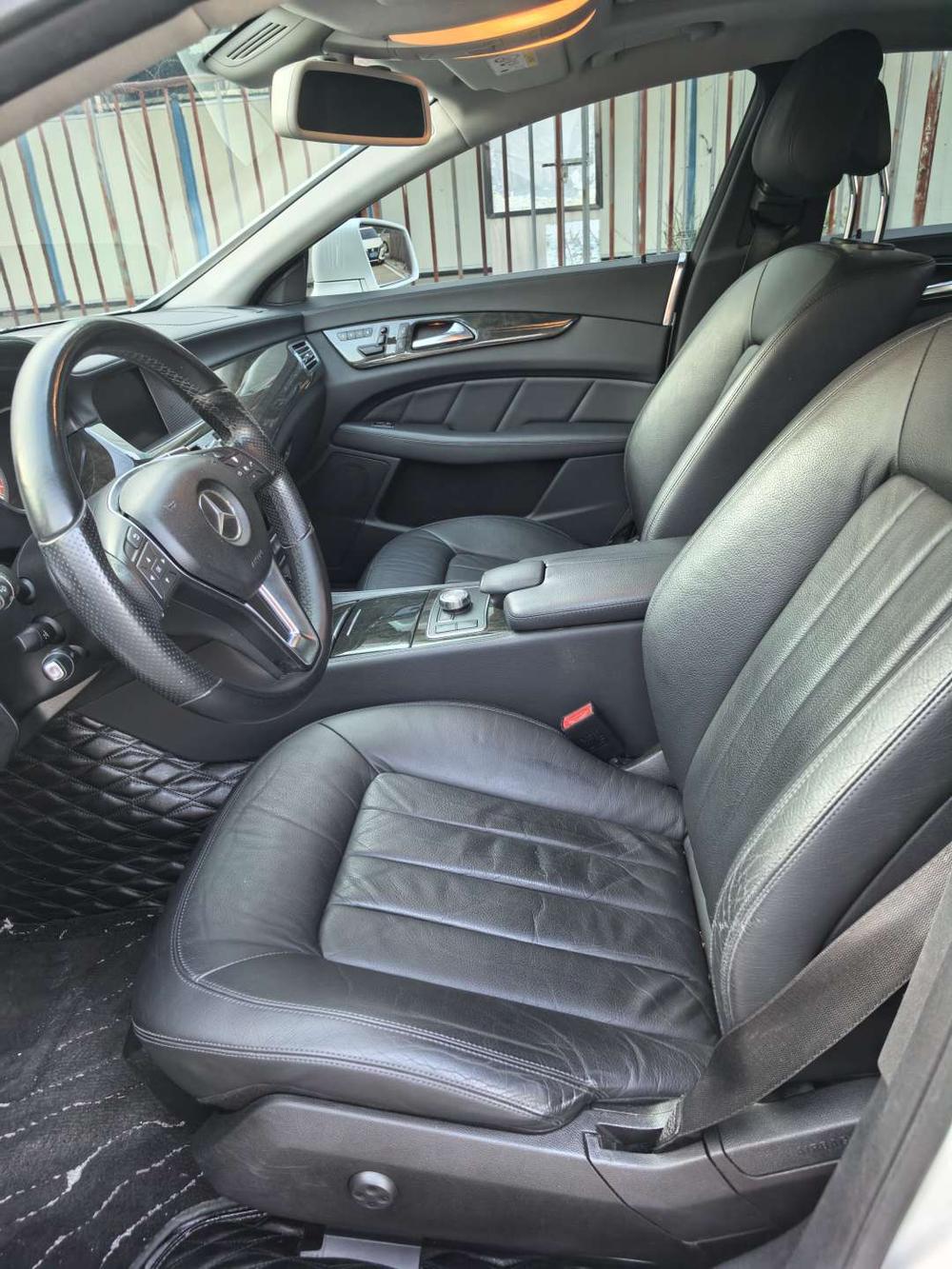 Mercedes-Benz Mercedes-Benz CLS