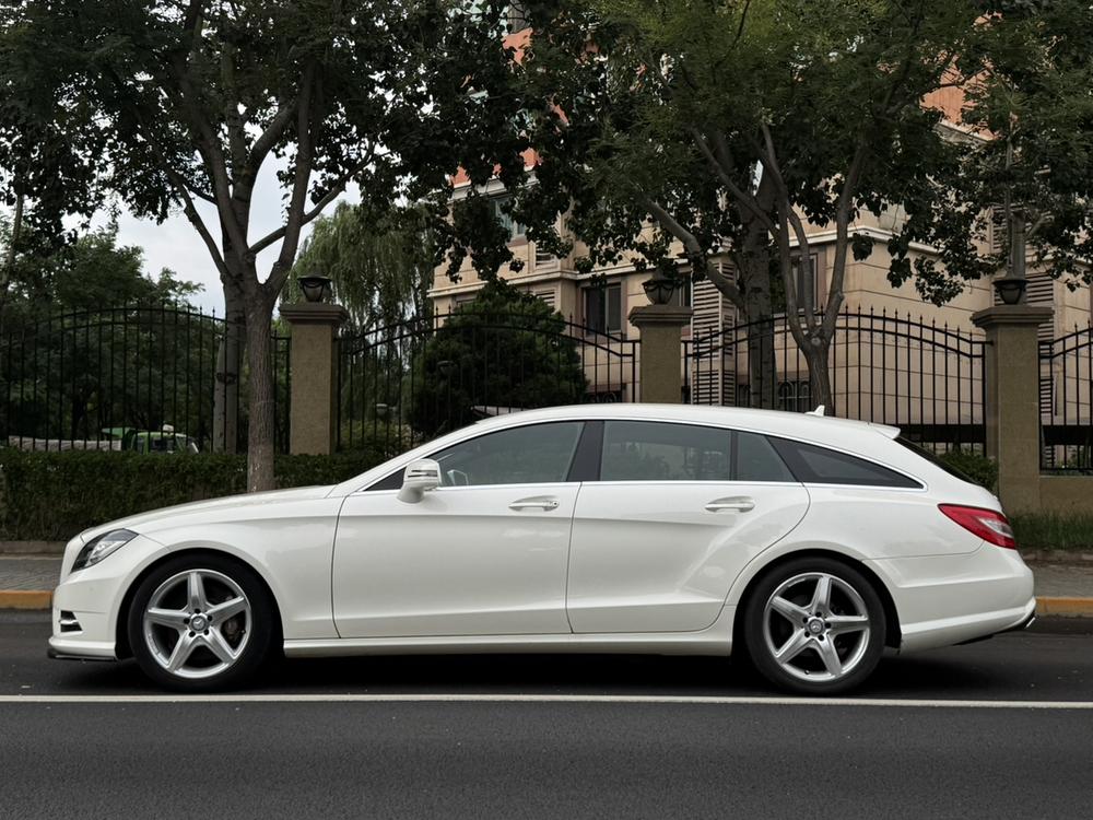 Mercedes-Benz Mercedes-Benz CLS