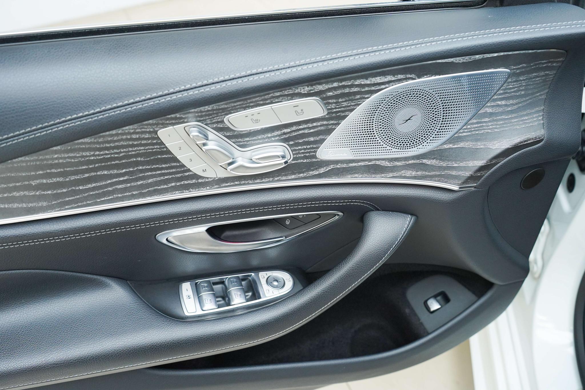 Mercedes-Benz Mercedes-Benz CLS