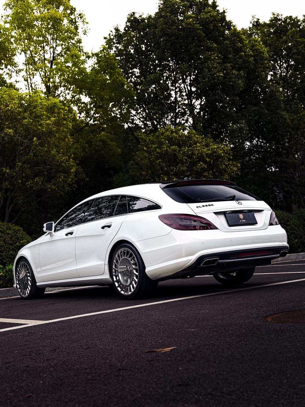 Mercedes-Benz Mercedes-Benz CLS