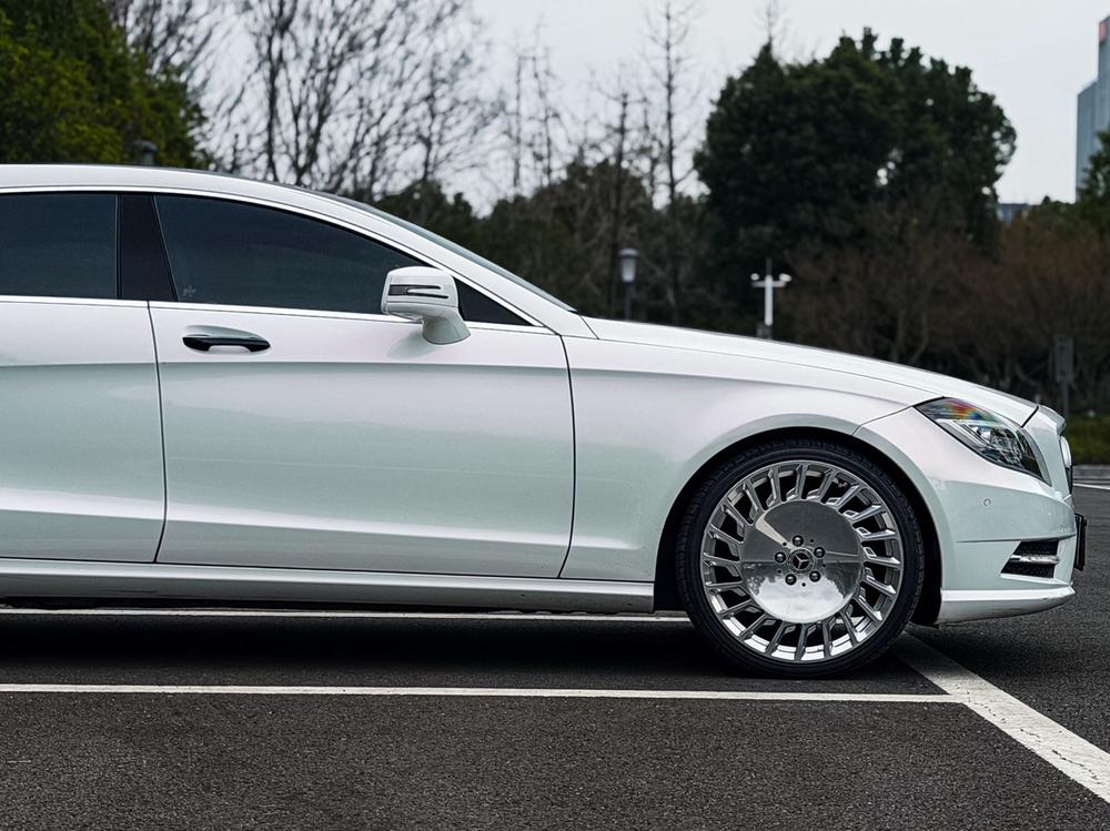 Mercedes-Benz Mercedes-Benz CLS