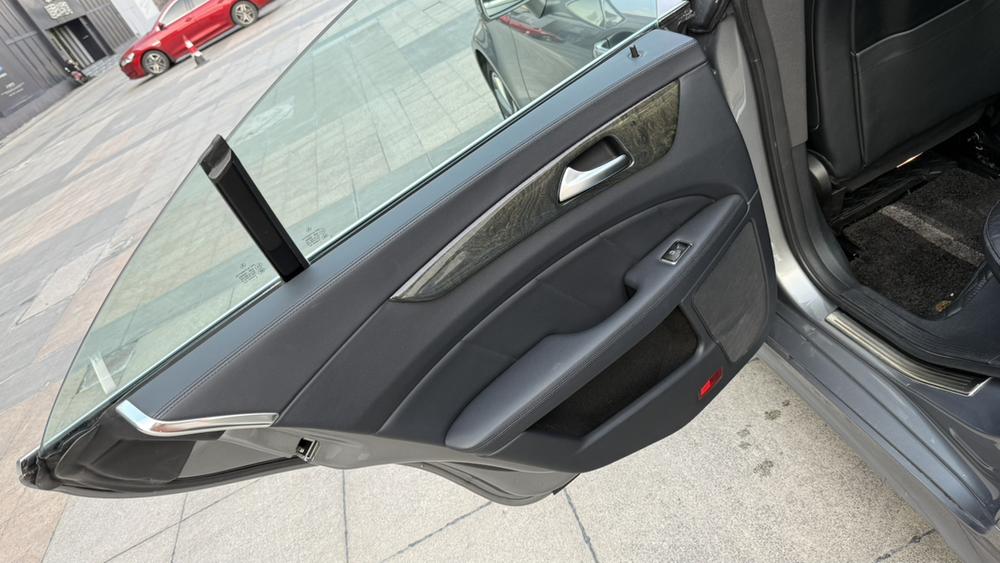 Mercedes-Benz Mercedes-Benz CLS