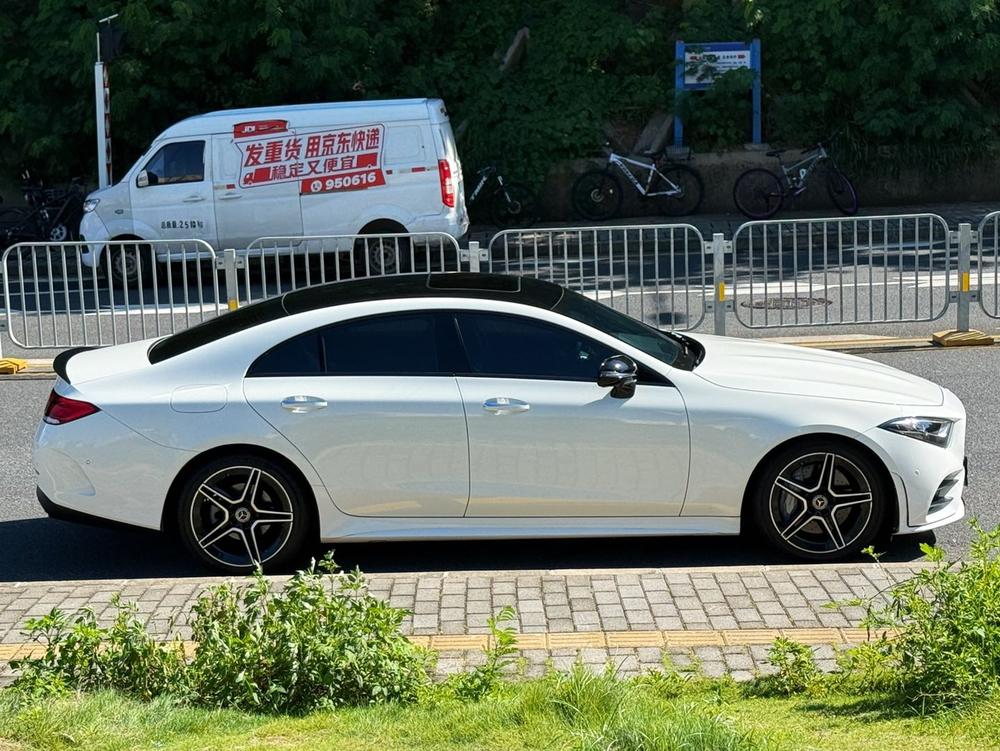 Mercedes-Benz Mercedes-Benz CLS