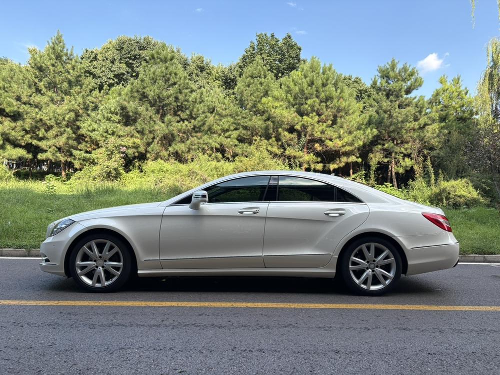 Mercedes-Benz Mercedes-Benz CLS