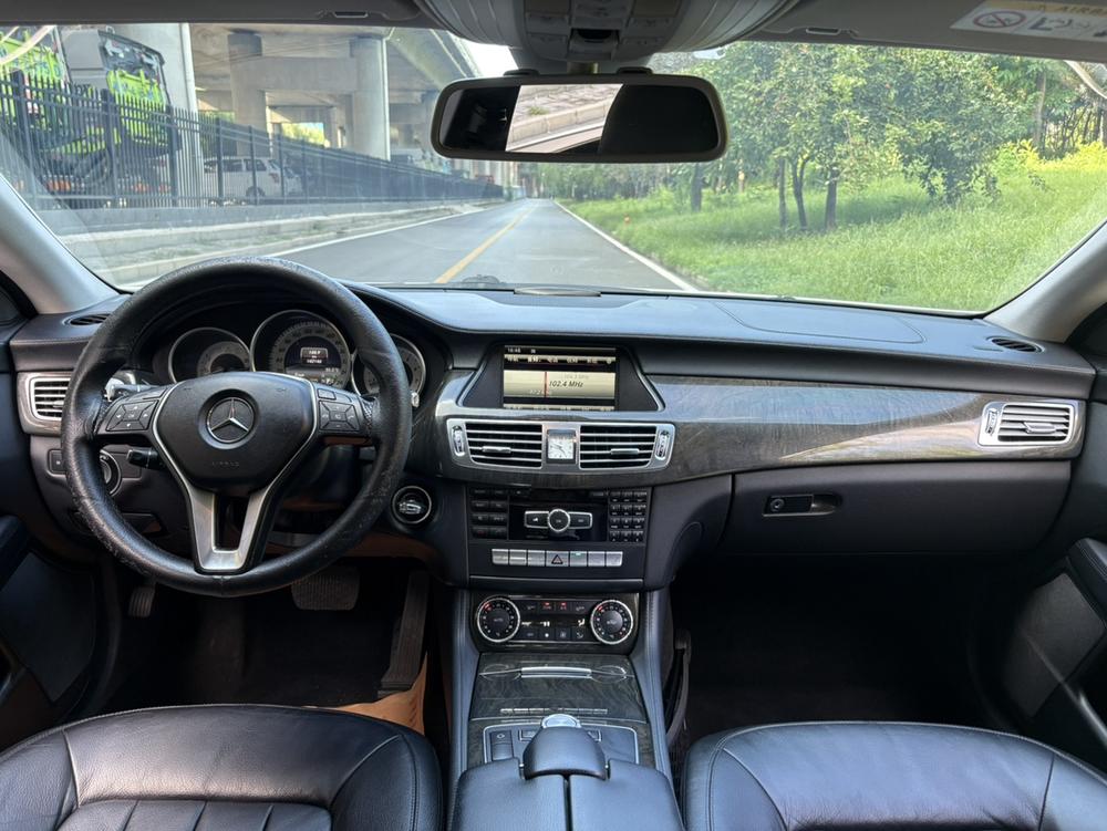 Mercedes-Benz Mercedes-Benz CLS