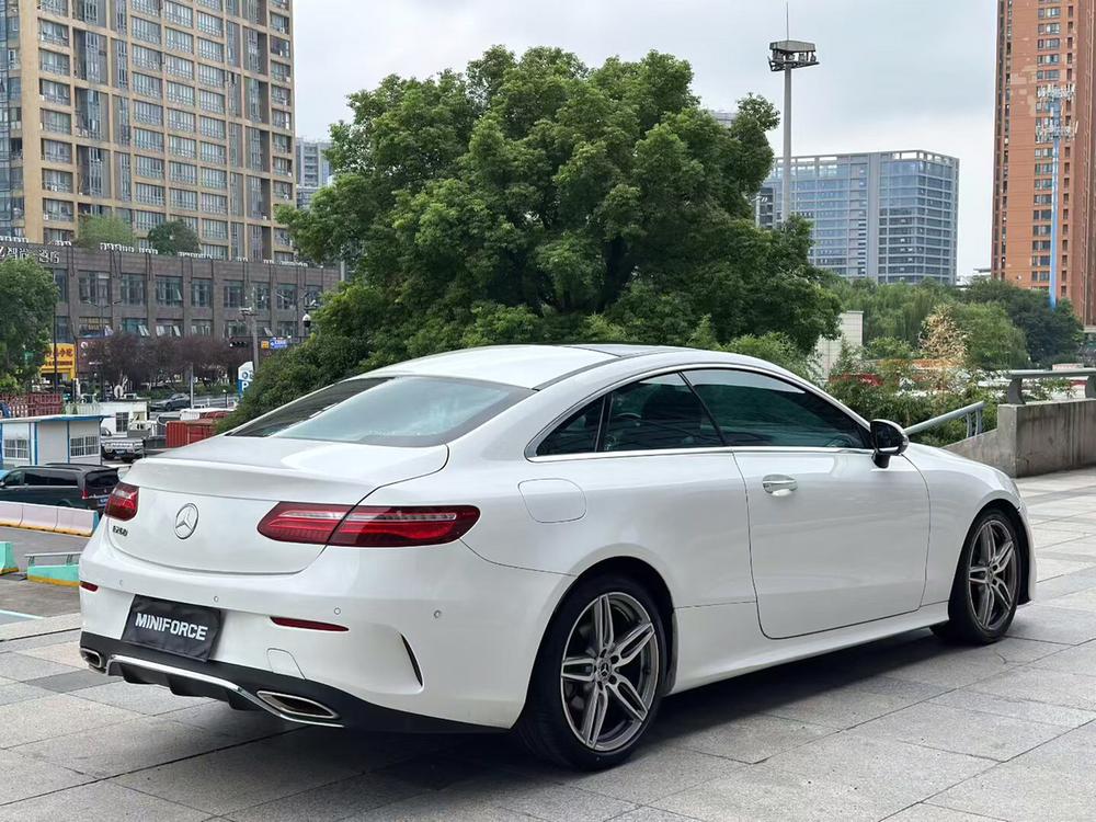 Mercedes-Benz Mercedes-Benz E-Class (Import)