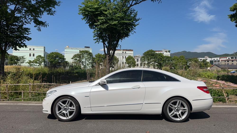 Mercedes-Benz Mercedes-Benz E-Class (Import)