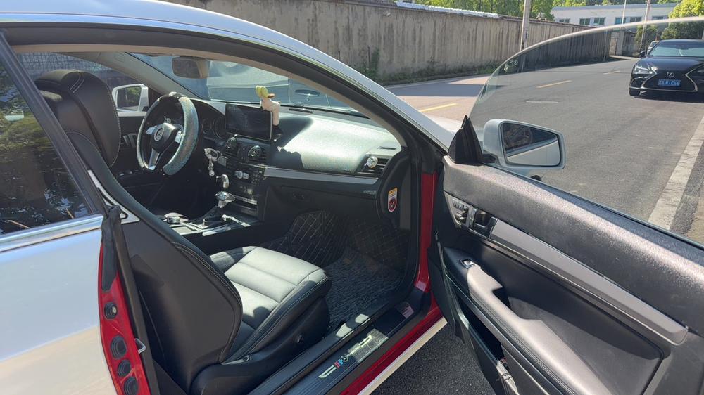 Mercedes-Benz Mercedes-Benz E-Class (Import)