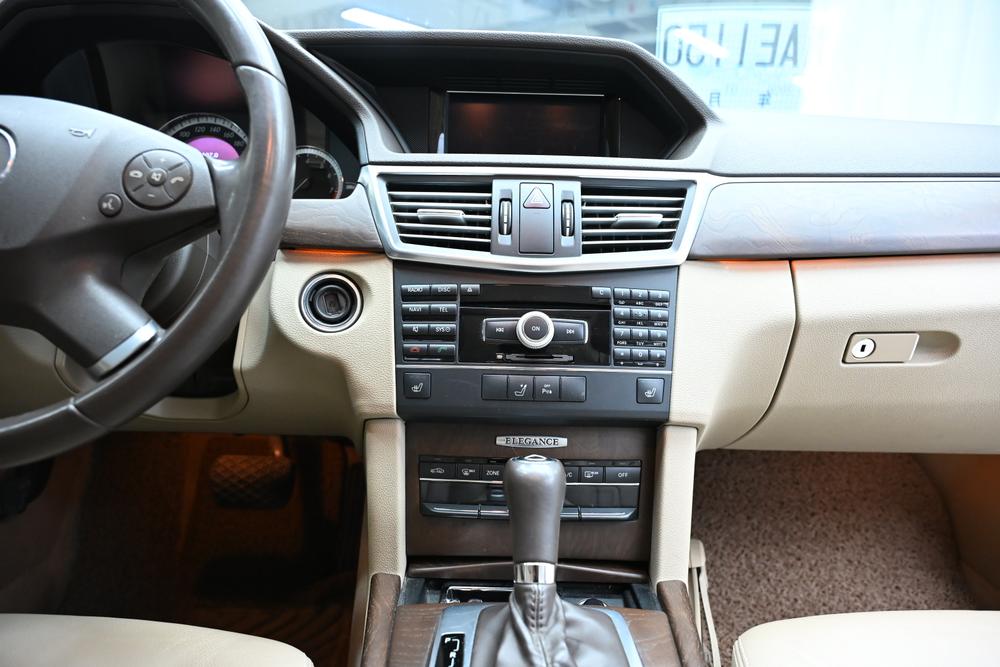 Mercedes-Benz Mercedes-Benz E-Class (Import)
