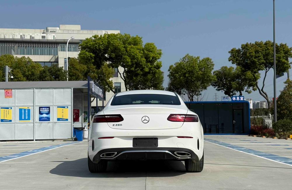 Mercedes-Benz Mercedes-Benz E-Class (Import)