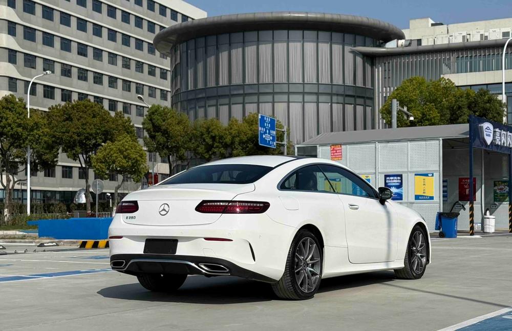 Mercedes-Benz Mercedes-Benz E-Class (Import)