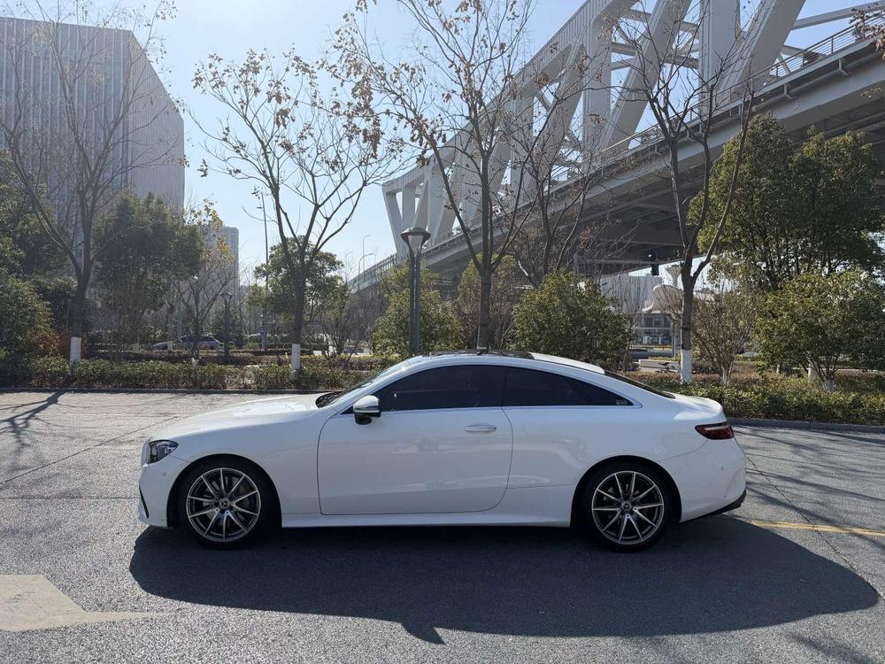 Mercedes-Benz Mercedes-Benz E-Class (Import)