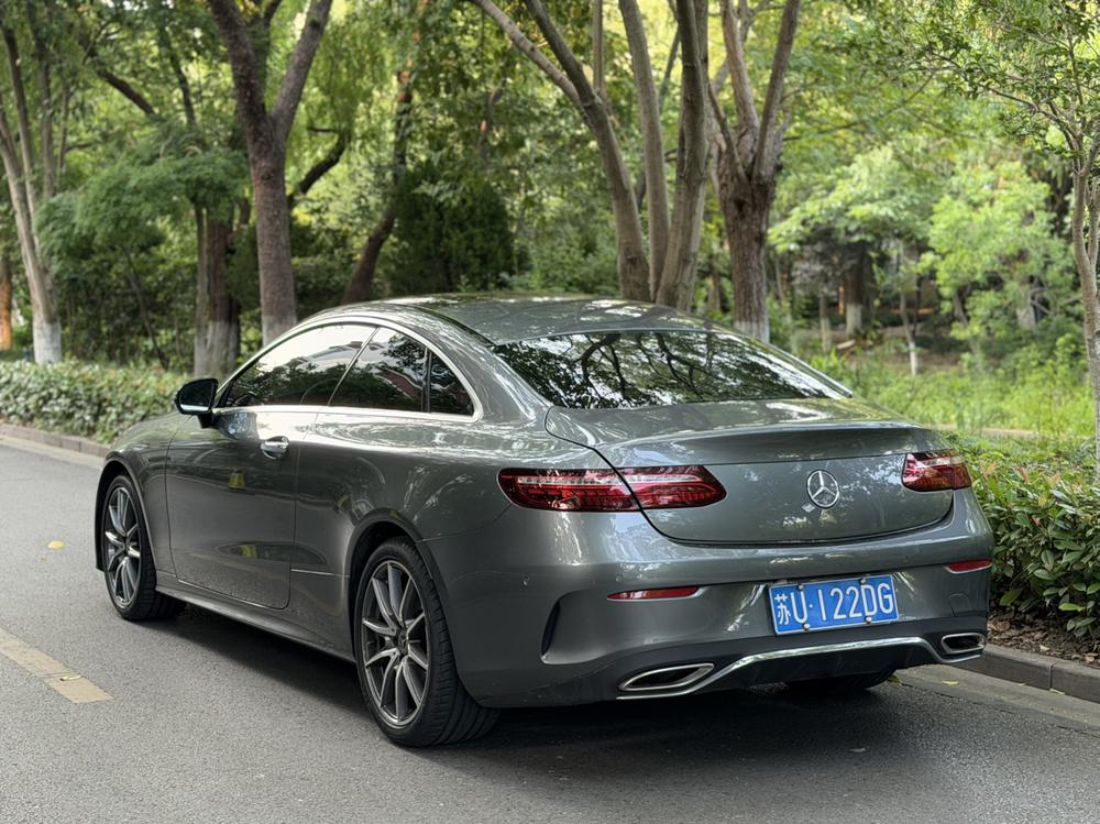 Mercedes-Benz Mercedes-Benz E-Class (Import)
